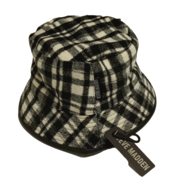 Steve Madden Accessories - 🆕 STEVE MADDEN BLACK & WHITE PLAID REVERSIBLE BUCKET HAT▪️